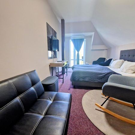 Family Hotel Maxim Beroun  Bagian luar foto