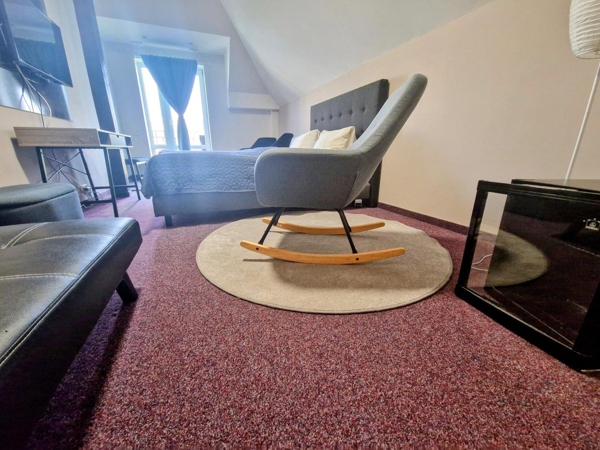 Family Hotel Maxim Beroun  Bagian luar foto