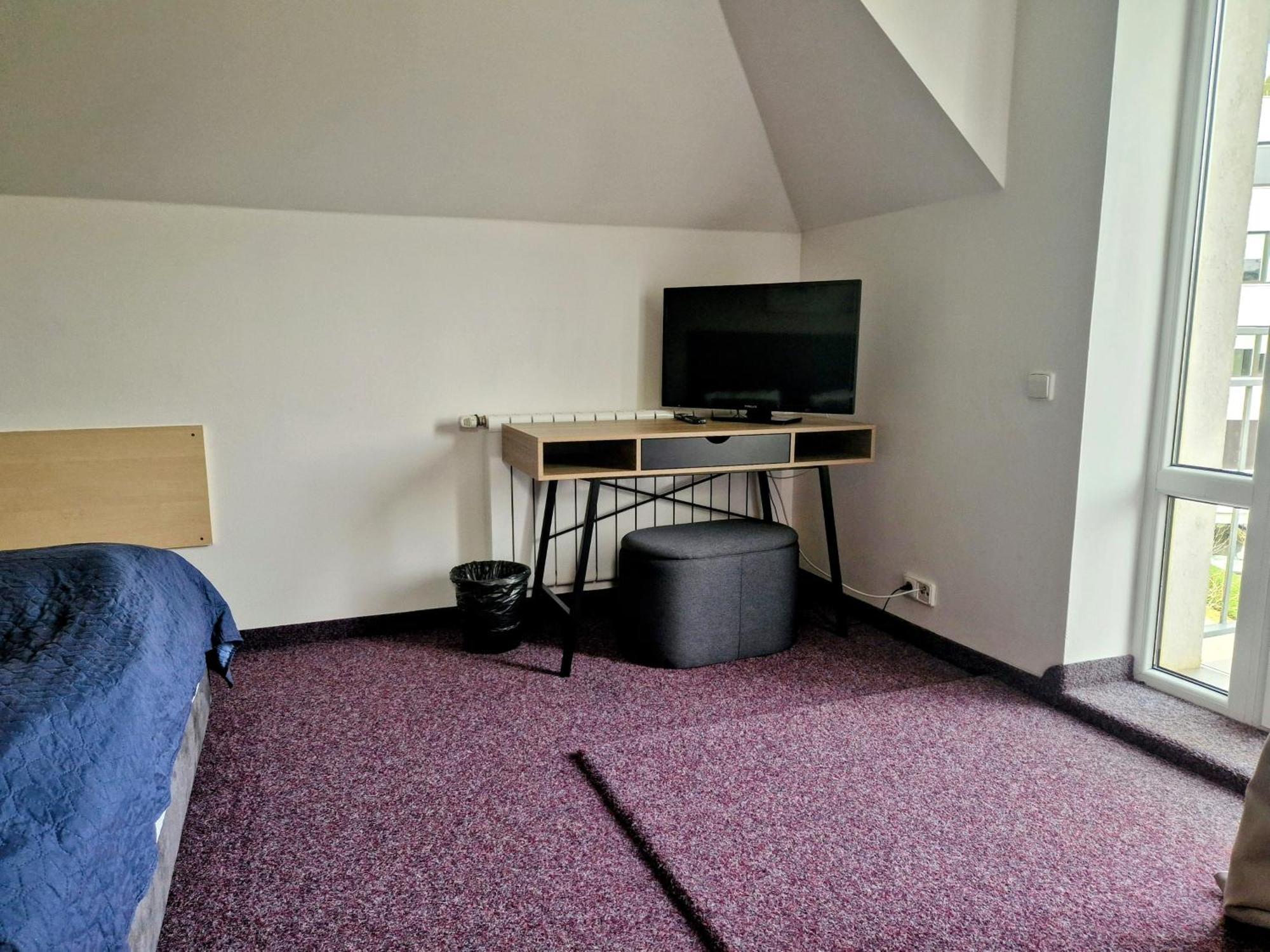 Family Hotel Maxim Beroun  Bagian luar foto