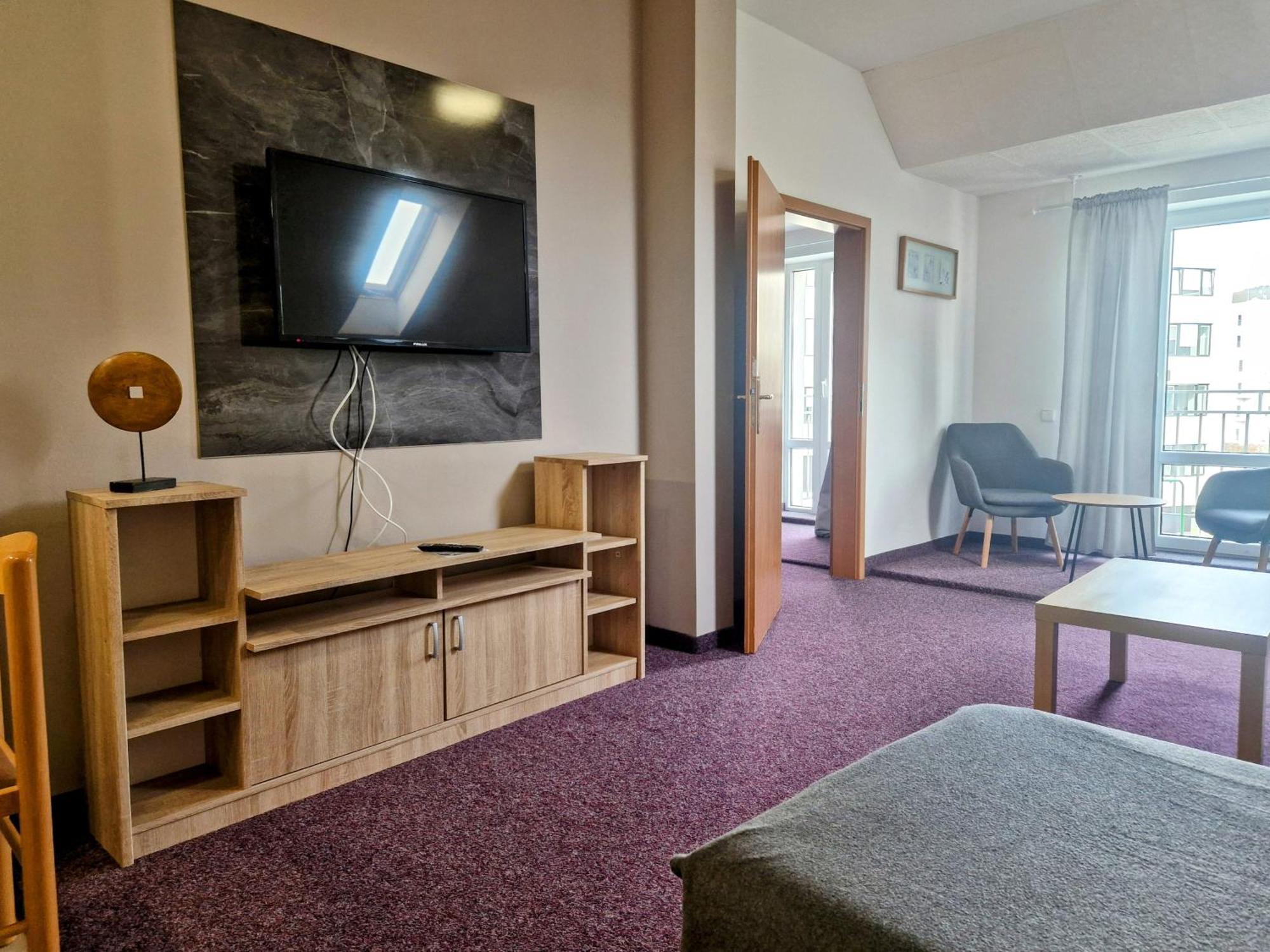 Family Hotel Maxim Beroun  Bagian luar foto