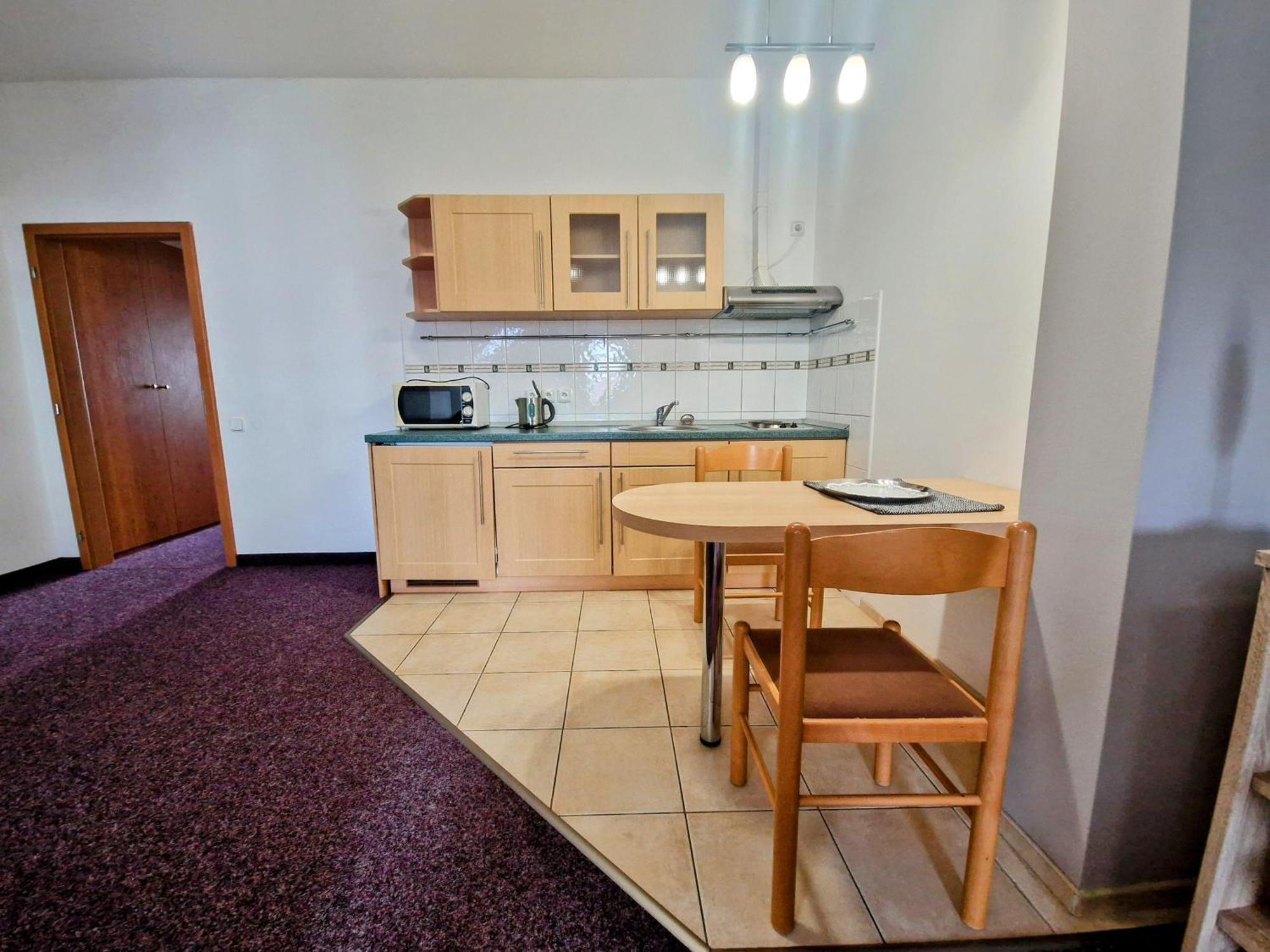 Family Hotel Maxim Beroun  Bagian luar foto