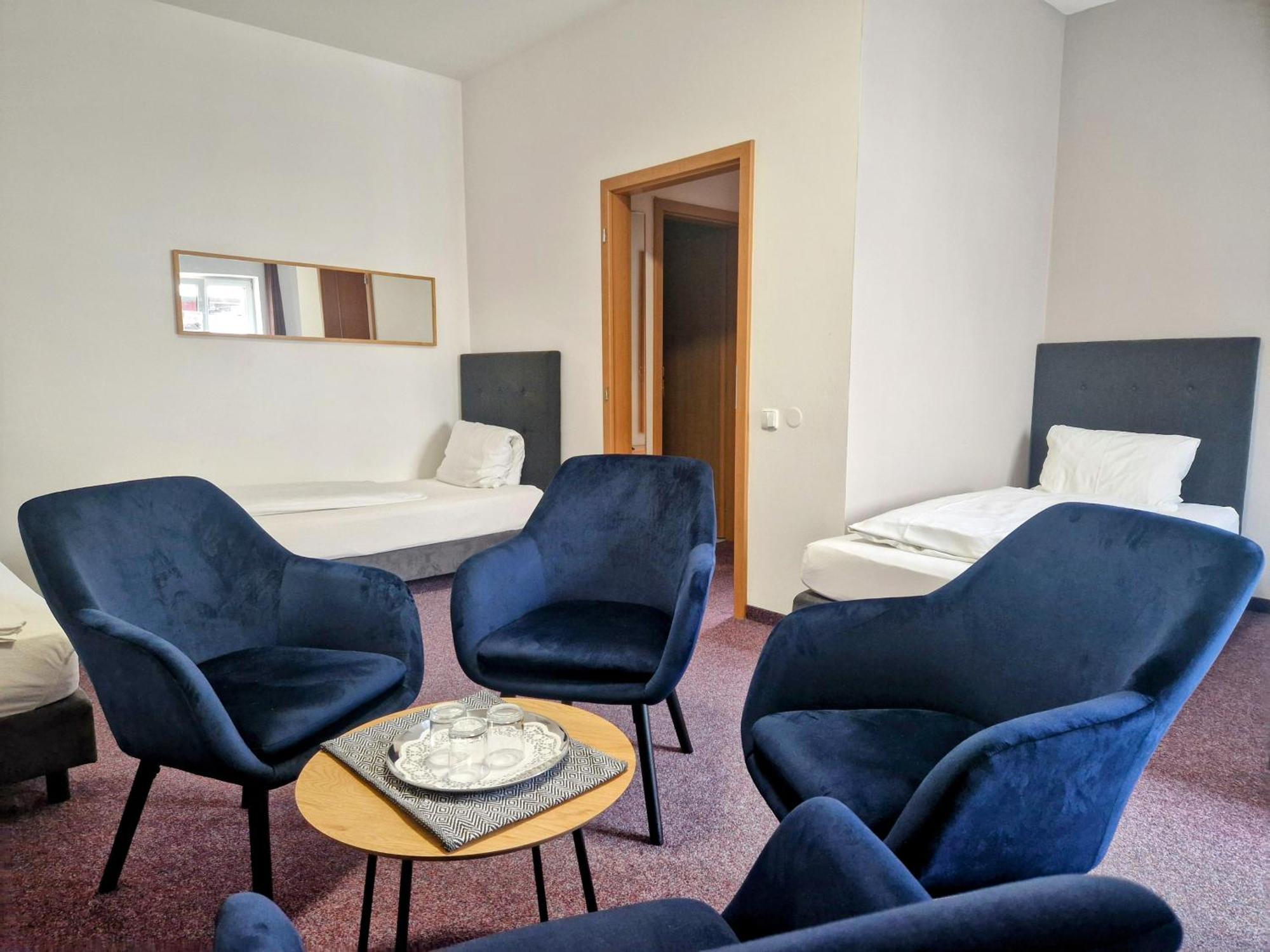 Family Hotel Maxim Beroun  Bagian luar foto