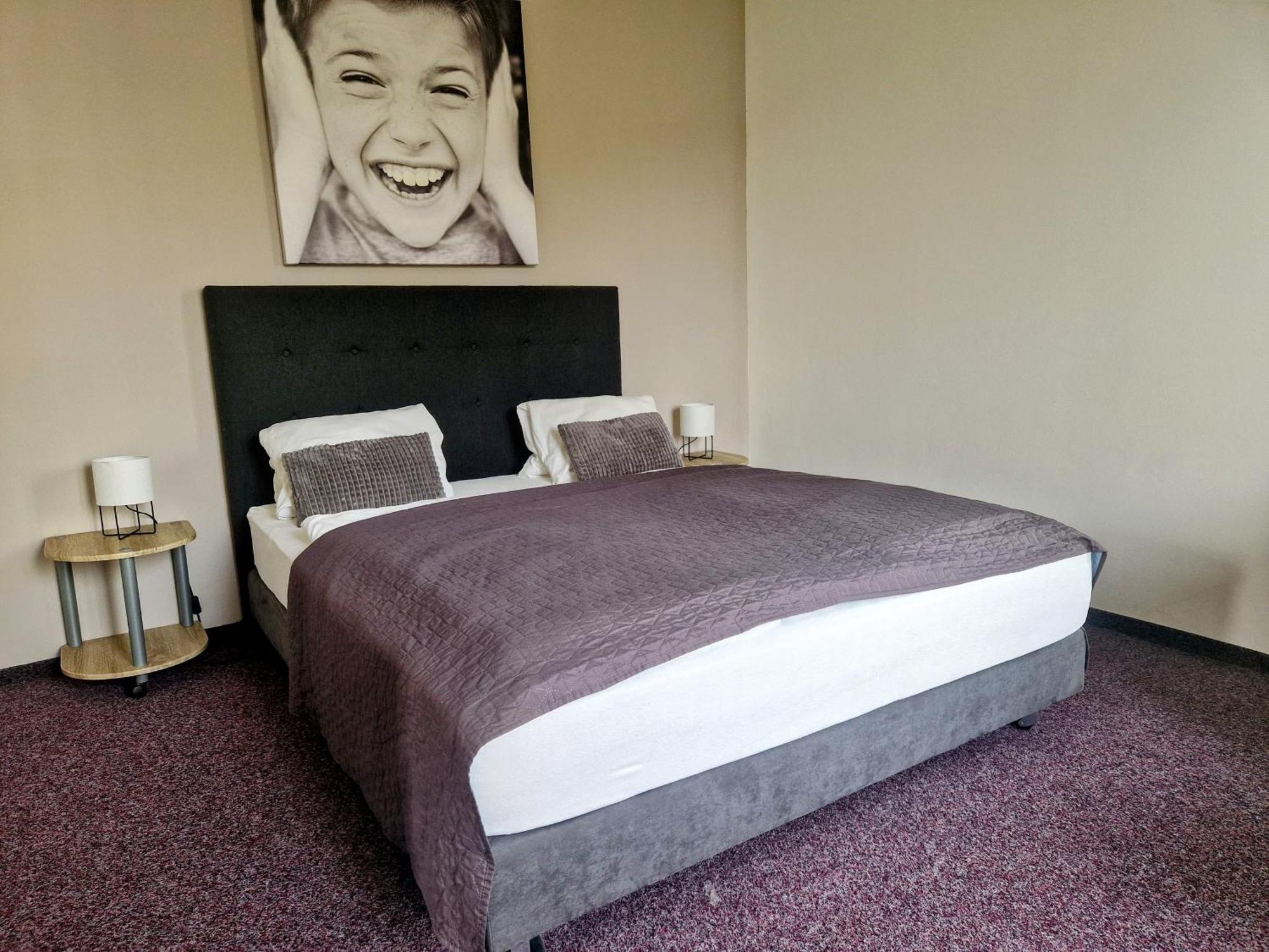 Family Hotel Maxim Beroun  Bagian luar foto